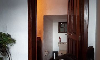 SE RENTA CASA EN COL. ATEMAJAC