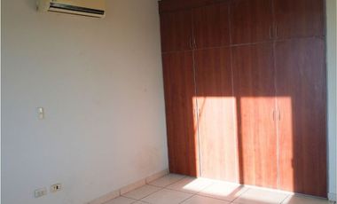 BODEGA CON MOSTRADOR DE VENTAS Y OFICINAS, EN LA COLONIA MIGUEL ALEMÁN CULIACÁN SINALOA. CERCA DEL BLV  GENERAL GABRIEL LEYVA SOLANO