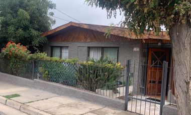 VENTA CASA ESQUINA CON GRAN TERRENO QUILPUÉ