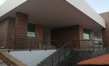 CASA EN RENTA EN EL CLUB DE GOLF 3 MARIAS