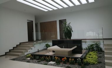 CASA EN RENTA EN EL CLUB DE GOLF 3 MARIAS
