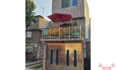 EN VENTA CASA REMODELADA EN ALBORADA JALTENCO