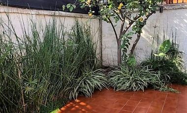 EXCELENTE CASA REMODELADA, SIMON BOLIVAR CON MONTENEGRO, ÑUÑOA, 4 DORMITORIOS, 3 BAÑOS, ESTACIONAMIENTOS, BODEGAS, BUEN PATIO