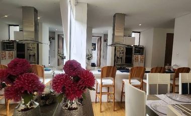 $1450 vendo Casa Cajica CLUB HOUSE 276mts 2 pisos lote 300 mts esquinera Tiene leasing Davivienda. 2 pisos, 4 habitaciones incluye la de servicio , 5