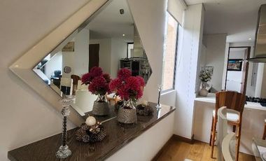 $1450 vendo Casa Cajica CLUB HOUSE 276mts 2 pisos lote 300 mts esquinera Tiene leasing Davivienda. 2 pisos, 4 habitaciones incluye la de servicio , 5