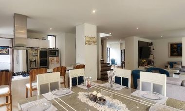 $1450 vendo Casa Cajica CLUB HOUSE 276mts 2 pisos lote 300 mts esquinera Tiene leasing Davivienda. 2 pisos, 4 habitaciones incluye la de servicio , 5