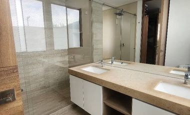 Vendo casa  ESQUINERA CONDOMINIO CLUB HOUSE, 173.14 Mts de construccipn, con un lote de 235.19 mts , la casa es de 2 pisos, sala comedor, cocina, lava