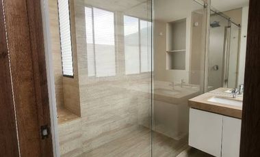 Vendo casa  ESQUINERA CONDOMINIO CLUB HOUSE, 173.14 Mts de construccipn, con un lote de 235.19 mts , la casa es de 2 pisos, sala comedor, cocina, lava