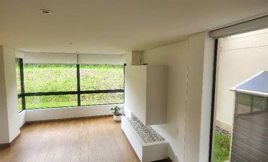 Vendo casa  ESQUINERA CONDOMINIO CLUB HOUSE, 173.14 Mts de construccipn, con un lote de 235.19 mts , la casa es de 2 pisos, sala comedor, cocina, lava