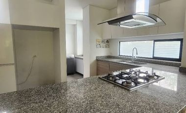 Vendo casa  ESQUINERA CONDOMINIO CLUB HOUSE, 173.14 Mts de construccipn, con un lote de 235.19 mts , la casa es de 2 pisos, sala comedor, cocina, lava