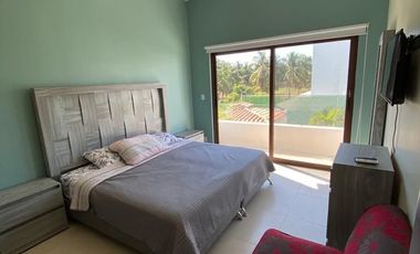 ¡ Renta Vacacional - Amplia Villa con Terraza, Alberca y Jardín !