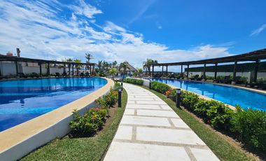 ¡ Renta Vacacional - Amplia Villa con Terraza, Alberca y Jardín !