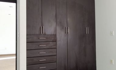 HERMOSA RESIDENCIA EN RENTA - RESIDENCIAL 
