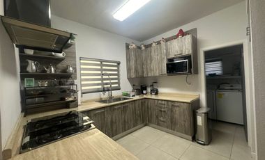 RESIDENCIA POR AV. EJERCITO NACIONAL