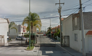 Casa En Remate Bancario En Cto. Panamá, Priv. Panamá, San Francisco Del Rincón, Guanajuato (60% Descuento, Única Oportunidad) SK12
