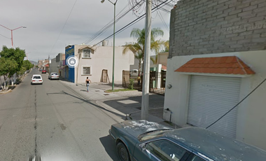 Casa En Remate Bancario En Cto. Panamá, Priv. Panamá, San Francisco Del Rincón, Guanajuato (60% Descuento, Única Oportunidad) SK12