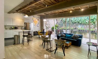 Amplia y moderna Residencia tipo loft, en venta, Naucalpan, Estado de México.