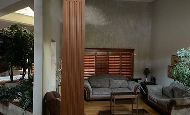 RESIDENCIA EN CAMPOS ELISEOS