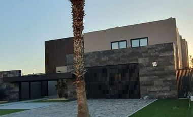 SE VENDE HERMOSA RESIDENCIA DE LUJO EN CAMPOS ELISEOS