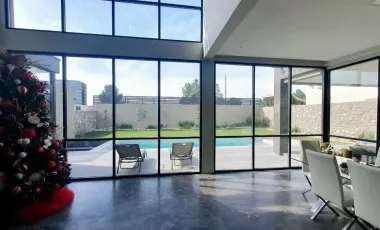 SE VENDE HERMOSA RESIDENCIA DE LUJO EN CAMPOS ELISEOS
