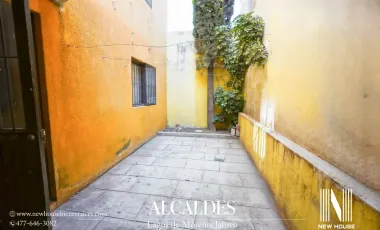 CASA EN VENTA EN LA COL. ALCALDES, LAGOS DE MORENO, JALISCO.