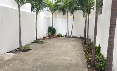 Suite amueblada de alquiler en Kennedy Norte, 1 parqueo, piscina y BBQ.