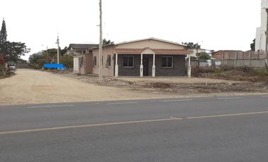 **Solar en venta a una cuadra de la Vía Ballenita Chulluype Santa Elena Ecuador**