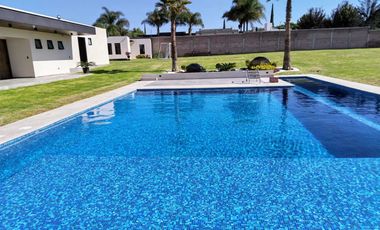 TENEXTEPEC EN ATLIXCO VENTA PROPIEDAD DE 5695M2 CON ALBERCA, CASA. ÁREAS SOCIALES Y DE ENTRETENIMIENTO