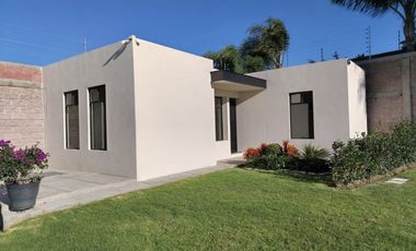 TENEXTEPEC EN ATLIXCO VENTA PROPIEDAD DE 5695M2 CON ALBERCA, CASA. ÁREAS SOCIALES Y DE ENTRETENIMIENTO