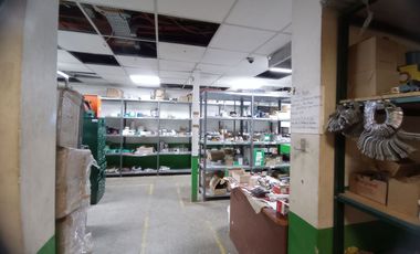 Oficina con bodegas a 2 cuadras de metro Lo Vial
