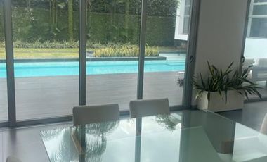 C335 - Venta Casa Mansión en Ribera del Batán Samborondón
