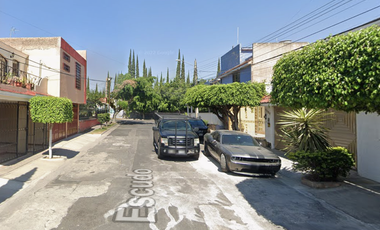 No compras metros, compras tranquilidad financiera!! Venta de Casa en Remate Bancario En BENITO JUÁREZ, GUADALAJARA!.