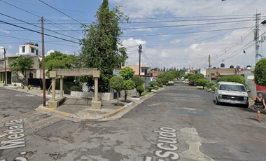 No compras metros, compras tranquilidad financiera!! Venta de Casa en Remate Bancario En BENITO JUÁREZ, GUADALAJARA!.