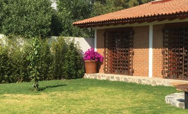 Preciosa casa en venta en Valle de Bravo, en el Barrio de Otumba