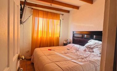 Venta de casa sólida dos pisos sector Raúl Silva Henríquez