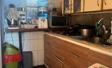 Venta de casa sólida dos pisos sector Raúl Silva Henríquez