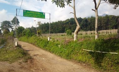 3 Ha Kebun di Pinggir Jalan Masuk Wisata Bukit Senyum, Bandung Barat