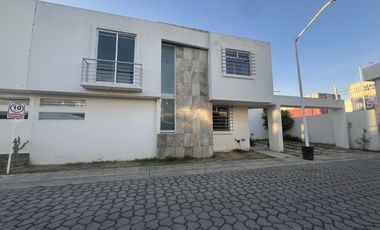 Casa en venta totalmente amueblada en Cuautlancingo Res. Monaco