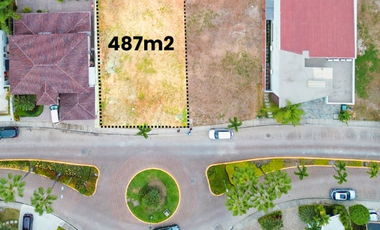 Terreno en venta en Samborondon Urb, Laguna del sol
