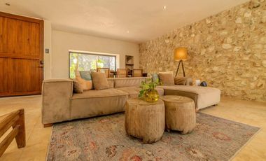 Villa de 3 Recámaras con Diseño Único en Tulum, al lado del hotel Holistika: Ubicación, Tranquilidad y Elegancia Moderna