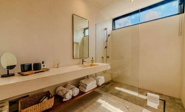 Villa de 3 Recámaras con Diseño Único en Tulum, al lado del hotel Holistika: Ubicación, Tranquilidad y Elegancia Moderna