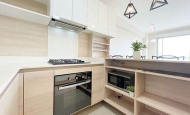 Alquilo Departamento Amoblado 54 m2 Vista Externa 2 Dormitorios Cochera y Áreas Comunes en Barranco