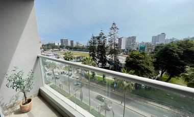 Alquilo Departamento Amoblado 54 m2 Vista Externa 2 Dormitorios Cochera y Áreas Comunes en Barranco