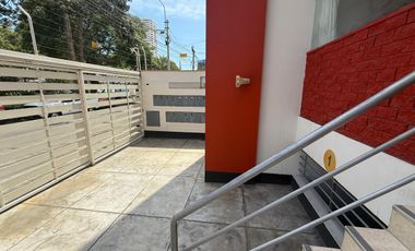 NUEVO INGRESO !! VENDO DEPA FRENTE A PARQUE EN SANTA CATALINA - LA VICTORIA LIM S.ISIDRO