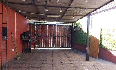 Casa en Avda Opción Comercial y habitacional, en terreno de 109 Mts. en Avda. San Martin con Avda. Manuel Antonio Matta, cercana a estación de metro