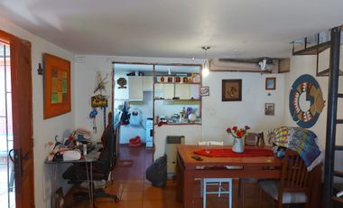 Casa en Avda Opción Comercial y habitacional, en terreno de 109 Mts. en Avda. San Martin con Avda. Manuel Antonio Matta, cercana a estación de metro