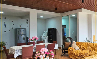 VENTA DE CASA DE TRES PISOS EN LA ENTRADA DE LA URB. BOULEVARD PARK PLAZA - PIURA