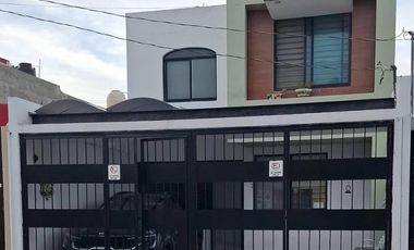 CASA EN VENTA JARDINES DEL VALLE