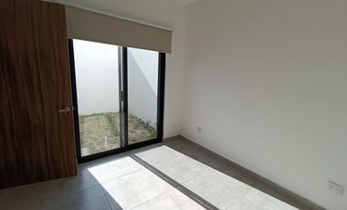 Departamento en Renta en fraccionamiento Carlota 2 en planta baja con jardin