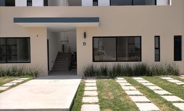 Departamento en Renta en fraccionamiento Carlota 2 en planta baja con jardin